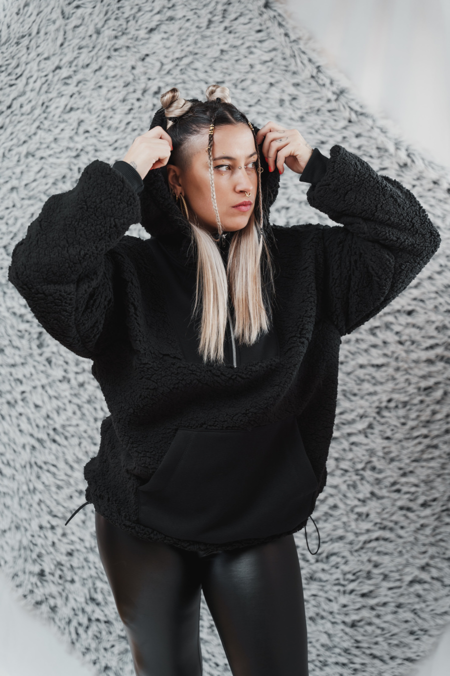 ARIU HOODIE - Imagen 3