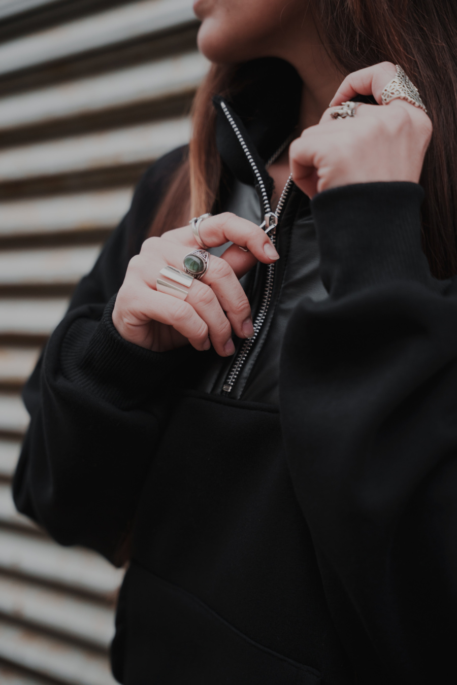 HOODIE ARIU BLACK - Imagen 12